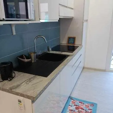 Timone Vicino Al Mare Bludipietraligure Pietra Ligure